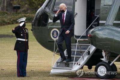 첫 외부일정 군병원 찾은 바이든…장병 격려·백신배포 점검