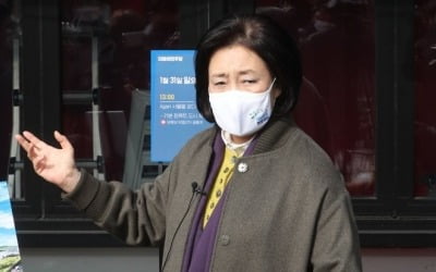 "유리천장 깬 기득권인데"…박영선·나경원 女가점 갑론을박