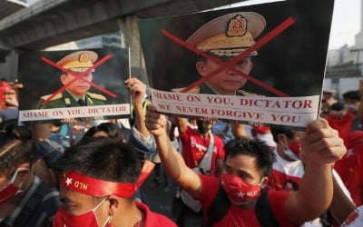 미얀마 제재하면 중국만 이득? "바이든, 딜레마에 빠졌다"