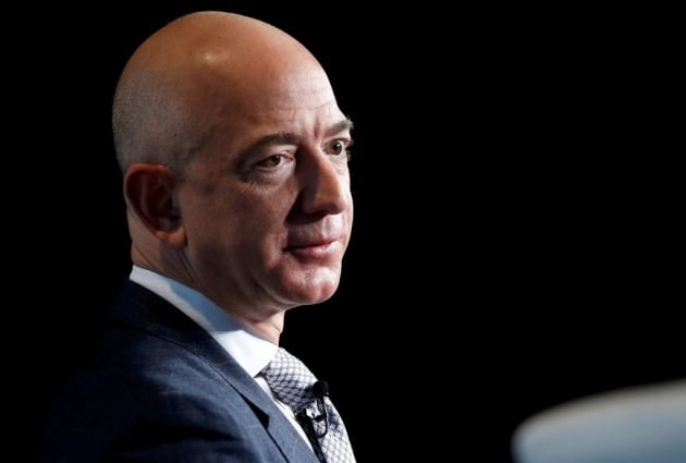 General Bezos Amazon CEO resigns…  Quarterly sales exceeded 100 billion yen