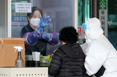 전국 종교시설·목욕탕 등에서 집단감염 속출…재확산 우려↑