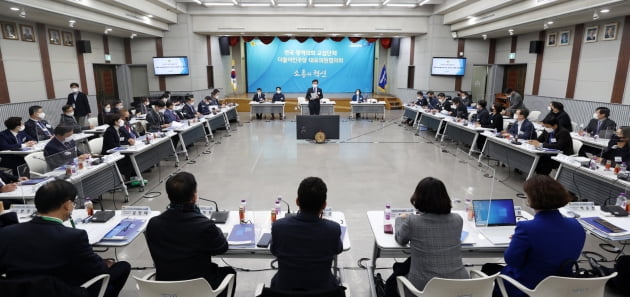 전국 12개 민주당 대표단, 광역의회교섭단체협의회 구성 논의차 '경기도의회에 결집'