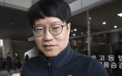 윤서인 "무슨 대단한 인물 가셨네 으이구"…故 백기완 조롱 논란