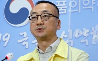 식약처 검증자문단 "화이자 백신 만 16세 이상 접종 가능"