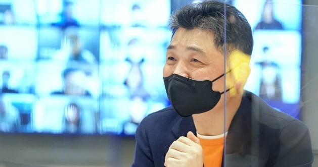 Hell-like employee evaluation controversy…  Kakao Kim Beomsu opened his mouth