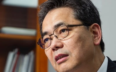 조국 "윤석열·곽상도는 文에 감사해야"…곽상도 "웃기는 소리"