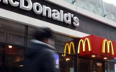 맥도날드, 1년만에 또 메뉴 가격 인상…밥상·외식 물가 '비상'