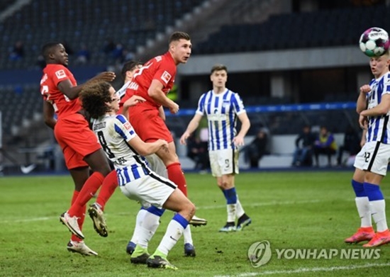 '황희찬 60분' 라이프치히, 베를린에 3-0 완승... 1위 뮌헨 추격