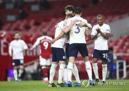 ‘스털링 결승골’ 맨시티, 아스널 1-0 제압… 리그 13연승