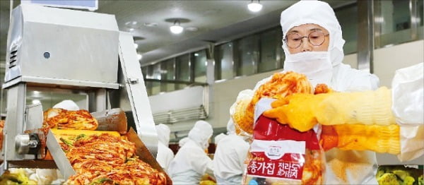 The spicy taste of Korea found in 80 countries…  The largest export of kimchi last year