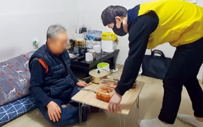 "버려진 나를 자식처럼 보살펴줬어요"…70대 독거노인 구한 '돌봄SOS센터'
