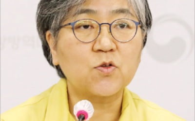 AZ백신 효능 논란에 '집단면역' 차질…"65세 이상 2분기에 접종"