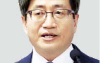 "정치적 고려 안해…사명 다할 것" 김명수 대법원장, 사퇴설 일축