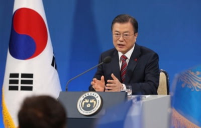 '文정부 대북정책 비판'에 윤건영 반박…"북한에 퍼준 것 없다"