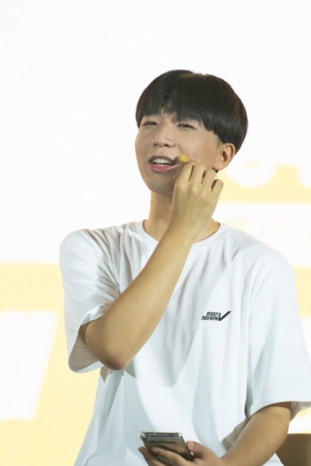 [1618] [사진] CJ ENM ‘다이아 페스티벌 2019 in 부산’ 개막, 크리에이터 주랄라 
