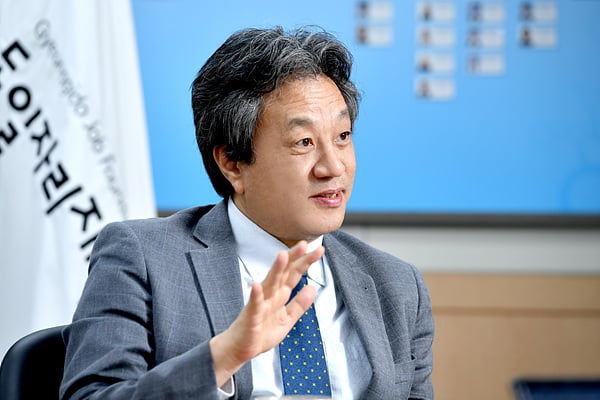 &quot;공익적 일자리 창출하고 양질의 중소기업 발굴해 청년 취업난 덜어줄 것&quot; 문진영 경기도일자리재단 대표이사