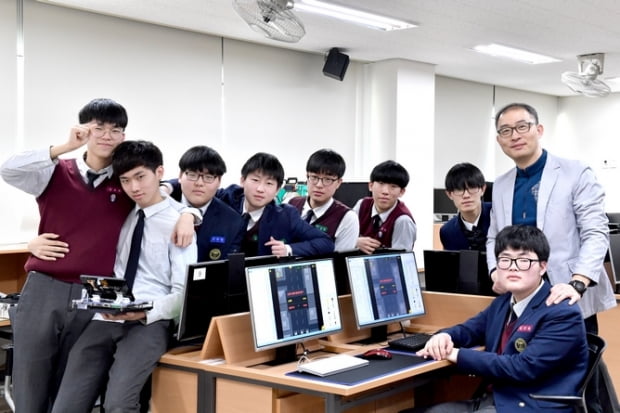 [1618] 광운전자공고 터치드림,“게임 제작에 푹 빠졌죠”