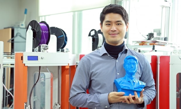 ‘3D 프린팅’으로 맹학교 졸업앨범 선물한 삼육대 학생