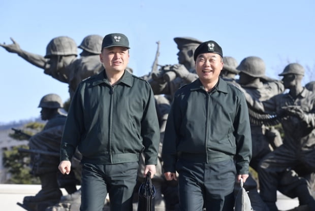 [조국을 품다, 대한민국 부사관 되기] 육군본부 인사참모부 이윤석 대령&#40;진&#41;, 전영선 중령 “우수 인력 확보 가능해져”