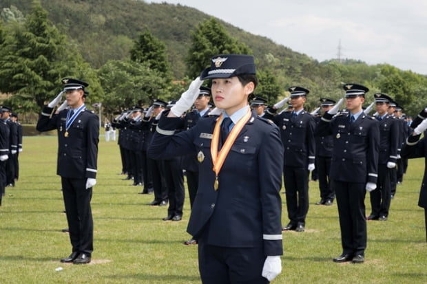 [조국을 품다, 대한민국 부사관 되기] 강인함 속에 섬세함, 여군부사관… 육아휴직 3년·탄력 근무도 가능