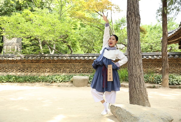 [극한알바-한국민속촌 캐릭터 아르바이트]  봄,가을은 꿀알바, 여름은 극한알바 “날씨 영향 받는 야외 근무, 무더위가 가장 힘들어요” 