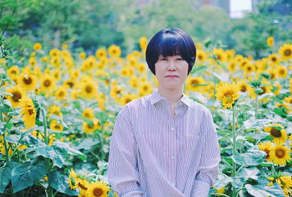 ‘바깥은 여름’ 김애란 작가, 20대와 소설을 말하다...“인생은 게임이나 영화보다 소설을 닮아있다”