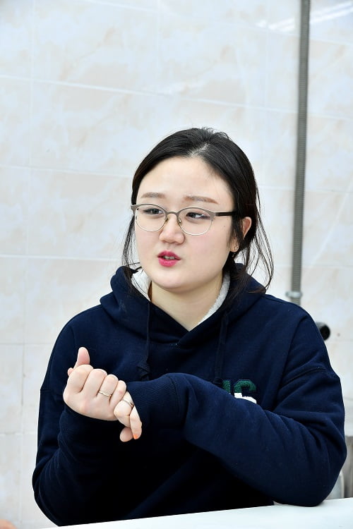 [1618] 한국도예고 ‘더 함’, “전통 도자기에 현대 액세서리 접목하고 싶어요.”