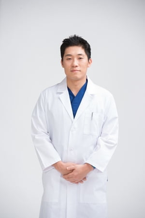 [2019 한국소비자만족지수 1위] 모발이식 중점 병원, 포헤어의원