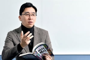 현실 속 '저글러스' 되려면? 비서 채용의 모든 것