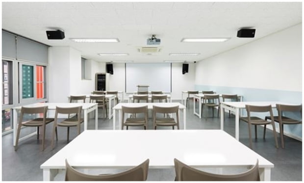 서울 중구, 1호 청년 일자리카페 오픈···취업상담·특강·모의면접 등 프로그램 진행