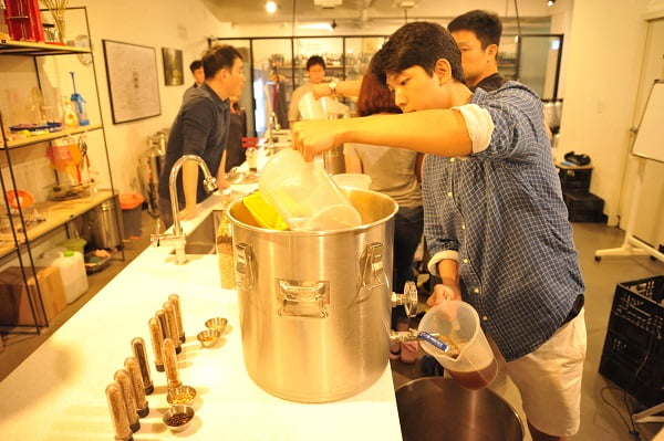 &quot;맥주, 이젠 사먹지 말고 만들어 먹자&quot;, 단 하나뿐인 맥주 ‘홈 브루잉’ 열풍