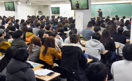 내년부터 5~7급 공무원 채용기간 단축...“사회적 비용 17조원 절감”