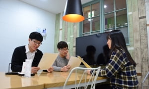 취준생 맞춤 공간 토즈…스터디 삼매경에 빠진다