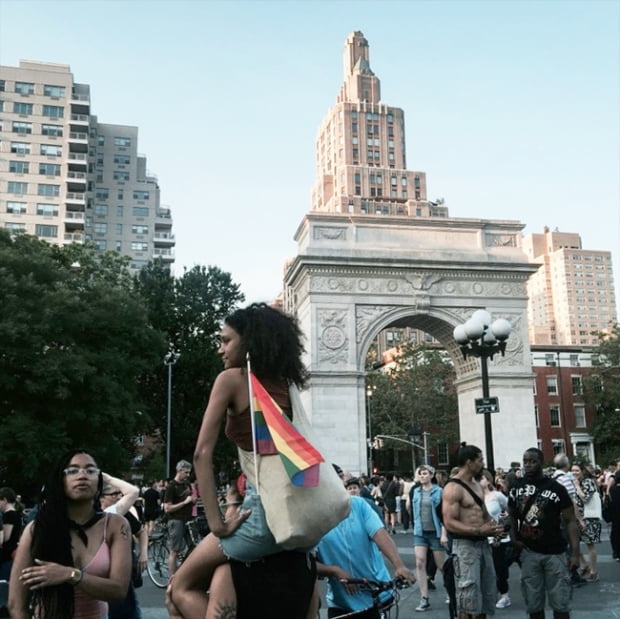 [디어뉴욕 18화] 눈 앞에서 펼쳐진 뉴욕 게이 퍼레이드