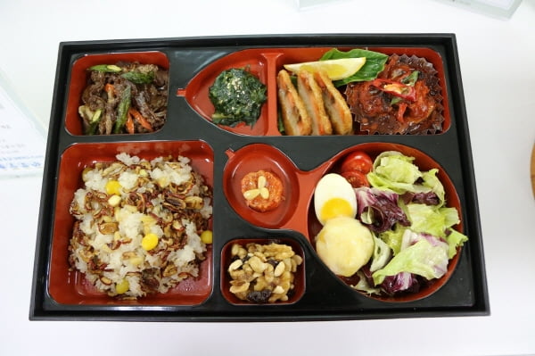 대학생이 즐겨먹는 편의점 도시락, 김밥 값 줄줄이 인상  