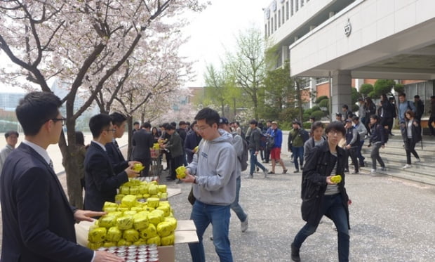 현대차 인·적성 실시…“역사에세이, 21세기 르네상스는?”