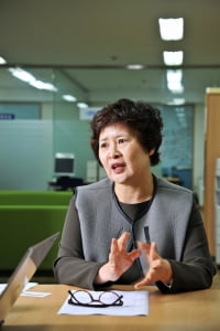 박정란 상명대 취업경력센터장 “2학년부터 커리어스타트 과목 운영…시험도 보고 성적도 매겨요”