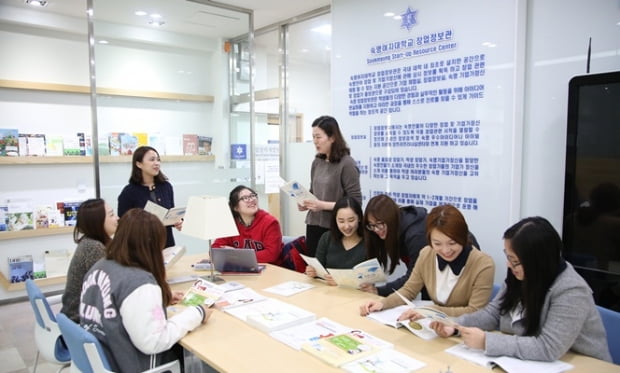 유종숙 숙명여대 취업경력개발원장 “멘티가 멘토로, 평생 책임지는 프로그램 운영”