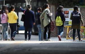 대기업 디자이너 채용… 경력 '맑음' 신입 '먹구름'