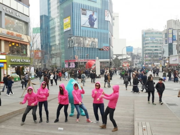 대학생 광고란  “여기 좀 봐주세요!”