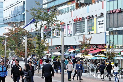 [기획연재- 상권지도⑤ 동판교 ]IT 기업 밀집…30~40대 남성 직장인 ‘북적’