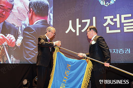 “이런, 젠장”… 꽉 막힌 ‘우투 패키지’ 매각