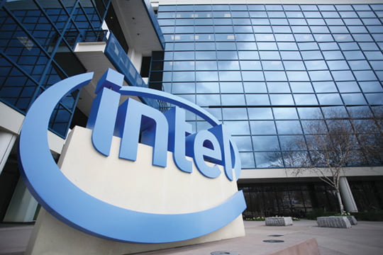 <YONHAP PHOTO-1138> Intel's campus is seen in Santa Clara on February 24, 2011 in California.  Apple unveiled an updated line of MacBook Pro laptop computers on February 24, 2011 featuring new Intel "Thunderbolt" technology for moving digital films and other data "blazingly fast." AFP PHOTO / Kimihiro Hoshino

/2011-02-25 09:20:26/
<저작권자 ⓒ 1980-2011 ㈜연합뉴스. 무단 전재 재배포 금지.>