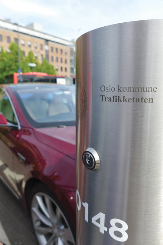 [SPECIAL REPORT] ‘전기차 수도’된 오슬로…테슬라 택시도 등장