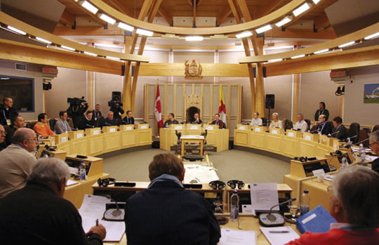 <YONHAP PHOTO-0178> (100206) -- IQALUIT, Feb. 6, 2010 (Xinhua) -- Finance ministers from the Group of Seven (G7) most industrialized countries attend a meeting in Iqaluit, Canada's Arctic city, Feb. 6, 2010. The G7 Finical Ministers' meeting continued on Saturday morning in Iqaluit to focus on continuing cooperation on global economic and financial stability and balanced development in an effort to inform the June G8 and G20 summits. (Xinhua/Zhang Dacheng) (zw)/2010-02-07 05:43:19/
<저작권자 ⓒ 1980-2010 ㈜연합뉴스. 무단 전재 재배포 금지.>