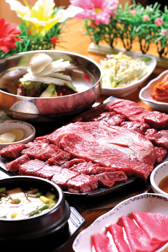 [맛집 멋집] 두툼하게 썬 ‘친환경’ 한우 맛보세요