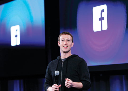 <YONHAP PHOTO-0041> Mark Zuckerberg, Facebook's co-founder and chief executive speaks during a Facebook press event in Menlo Park, California, in this file photo from April 4, 2013. Zuckerberg has enlisted Samsung Electronics Co Ltd,  Qualcomm Inc and four other companies for a project aimed at bringing Internet access to people around the world who cannot afford it, following efforts by Google Inc.   REUTERS/Robert Galbraith/Files  (UNITED STATES  - Tags: BUSINESS SCIENCE TECHNOLOGY BUSINESS TELECOMS)/2013-08-22 01:23:23/
<저작권자 ⓒ 1980-2013 ㈜연합뉴스. 무단 전재 재배포 금지.>