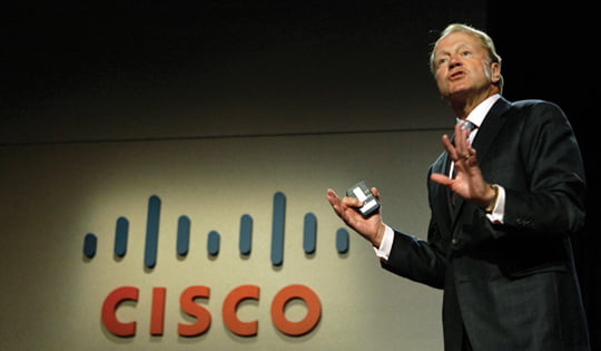 <YONHAP PHOTO-2168> FILE - This file photo made Jan. 6, 2010, shows John Chambers, CEO of Cisco Systems Inc., in Las Vegas. There are 117 companies in Standard & Poor?s 500 index that have announced since the start of 2011 they will raise their dividends, up from 78 increases in the same period last year, according to Howard Silverblatt, senior index analyst at S&P.  (AP Photo/Laura Rauch, File)/2011-04-01 18:39:48/
<저작권자 ⓒ 1980-2011 ㈜연합뉴스. 무단 전재 재배포 금지.>