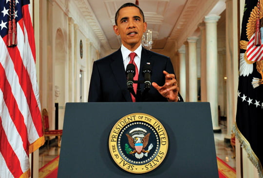 <YONHAP PHOTO-0611> U.S. President Barack Obama speaks in a prime-time address to the nation from the East Room of the White House in Washington, July 25, 2011, as polarized lawmakers failed to rally behind a plan to avert a disastrous debt default perhaps just one week away. Obama said on Monday a temporary six-month extension of debt ceiling does not solve the problem and might not be enough to avoid credit downgrade. REUTERS/Jim Watson/Pool (UNITED STATES - Tags: POLITICS BUSINESS)/2011-07-26 11:15:23/
<저작권자 ⓒ 1980-2011 ㈜연합뉴스. 무단 전재 재배포 금지.>