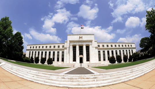 <YONHAP PHOTO-0454> (FILES)The US Federal Reserve building is seen on July 30, 2009 in Washington, DC. The US Senate on May 11, 2010 unanimously approved an amendment to a financial reform bill that aims to open the secretive Federal Reserve to outside scrutiny. The measure introduced by Senator Bernie Sanders, an independent on the left, was passed by a vote of 96 to 0. It directs the Government Accountability Office, an investigative arm of Congress, to conduct a complete audit of the Fed within a year, reviewing all the loans and other financial aid it has provided since December 1, 2007 during one of the worst financial crisis in US history. AFP PHOTO / Karen BLEIER / FILES
/2010-05-12 05:34:50/
<????沅??? ?? 1980-2010 ???고?⑸?댁?? 臾대? ??? ?щ같? 湲?吏?.>